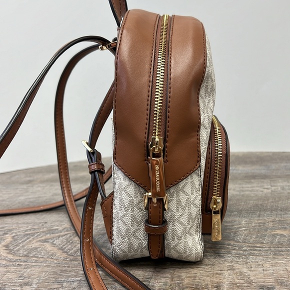 Michael Kors JAYCEE Mini Backpack - Picture 5 of 11